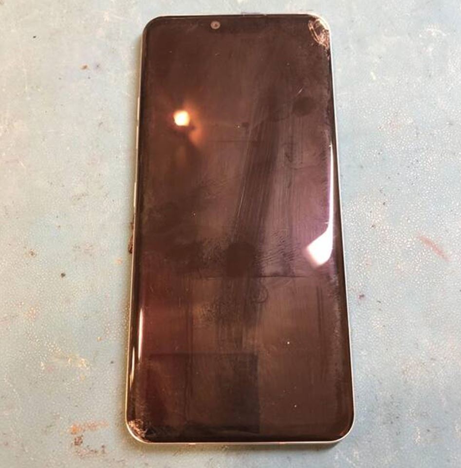 LG style3 L-41A(エルジースタイル３）の画面割れ！【スマホ修理工房札幌店】